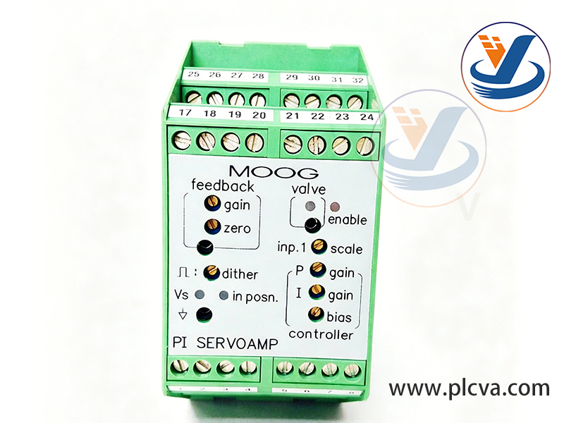 MOOG G122-824-002 P-I Servo Amplifier